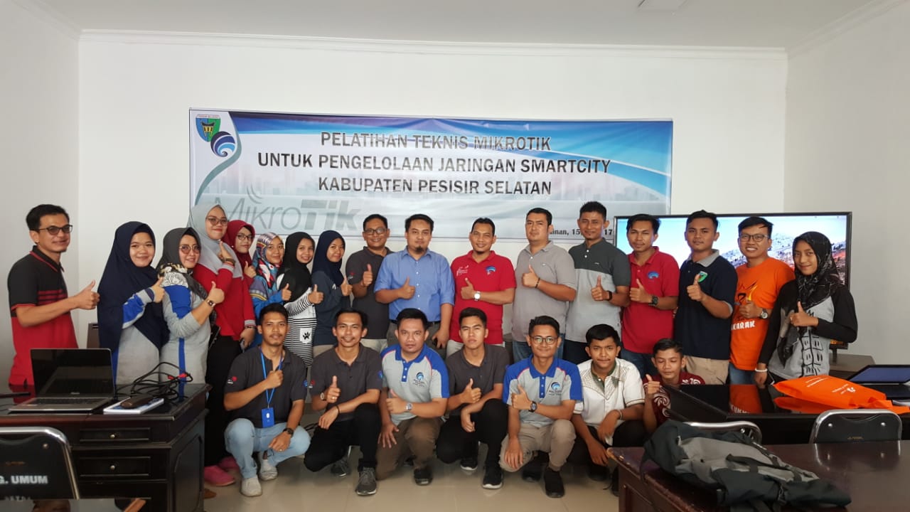 DINAS KOMINFO MENGADAKAN PELATIHAN MIKROTIK