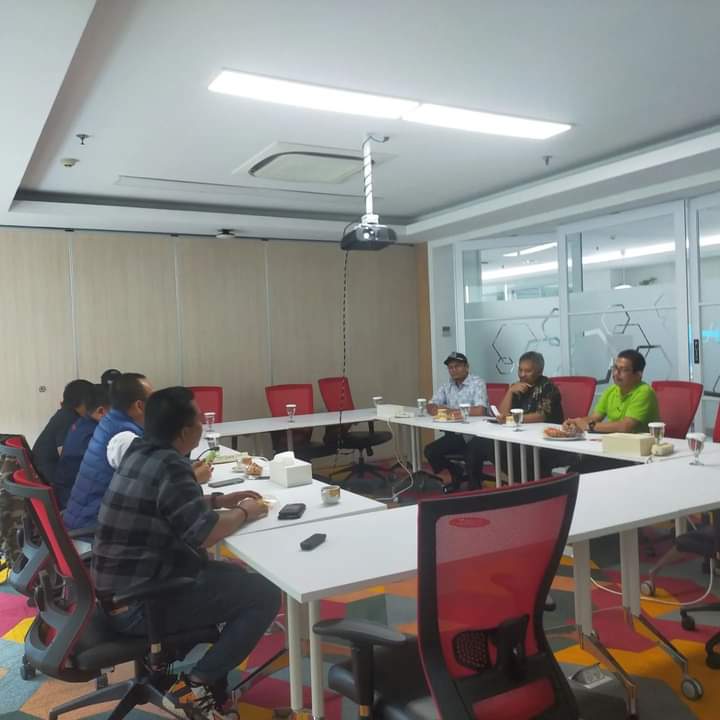 Anggota DPRD Bersama Kadis Kominfo Lakukan Pertemuan Dengan Telkomsel Padang