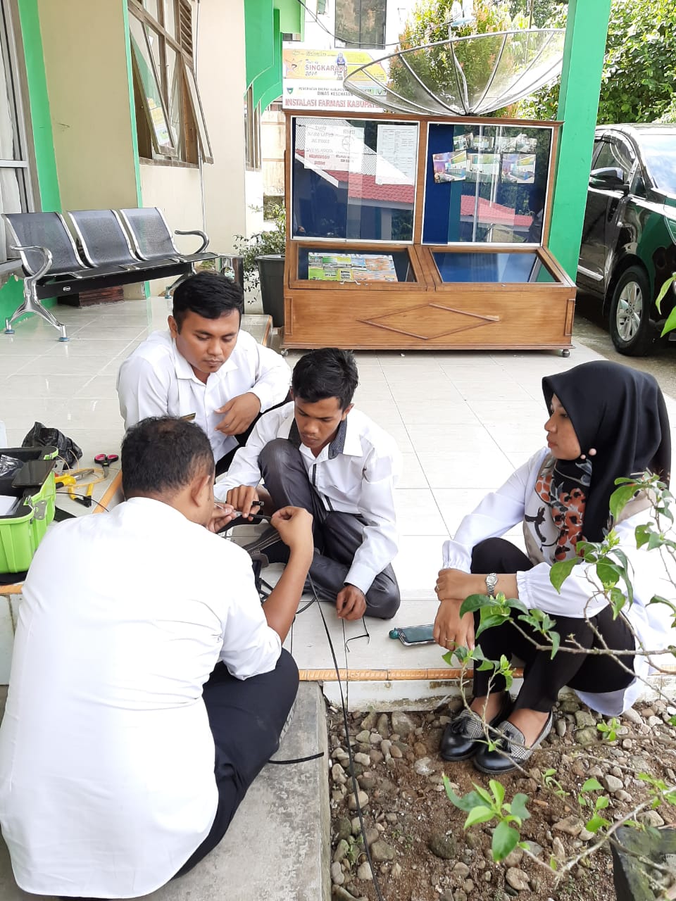 KABEL FIBER OPTIK DI DINAS PERKIMTAN BERHASIL DISAMBUNG KEMBALI