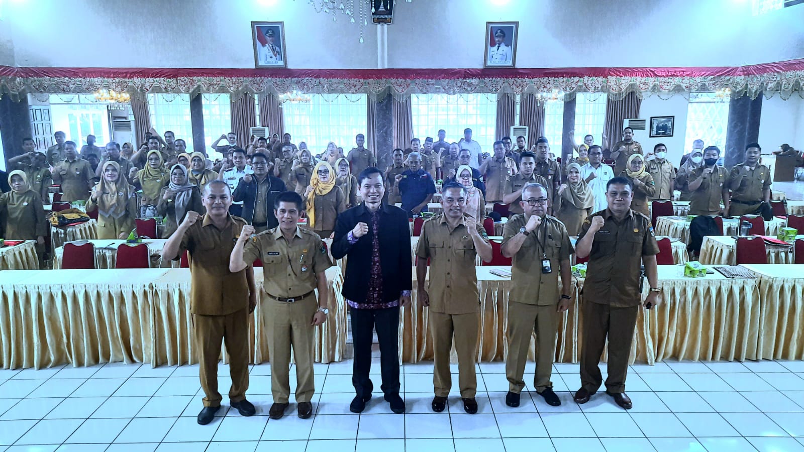 Dinas Kominfo Pessel Mengikuti Rakor Kehumasan se-Sumbar di Bukittinggi