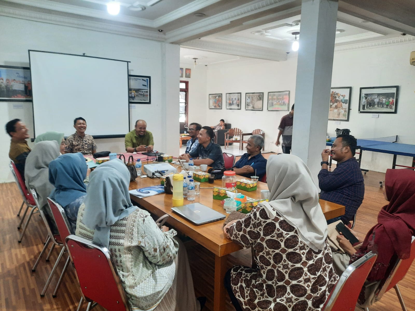 Aparatur Diskominfo Pessel ikuti pelatihan infografis di Antara Sumbar