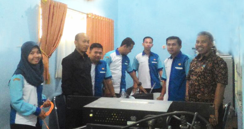 KETUA DPRD KAB. PESSEL BERTEMU TENAGA KONSULTAN TIK DINAS KOMINFO