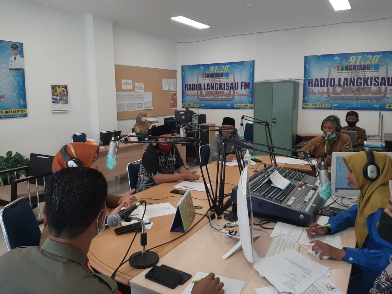 Talkshow Spesial di Langkisau FM, menjawab polemik di tengah masyarakat